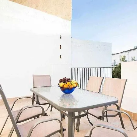 Malvasia - Paz En El Corazon De Sitges