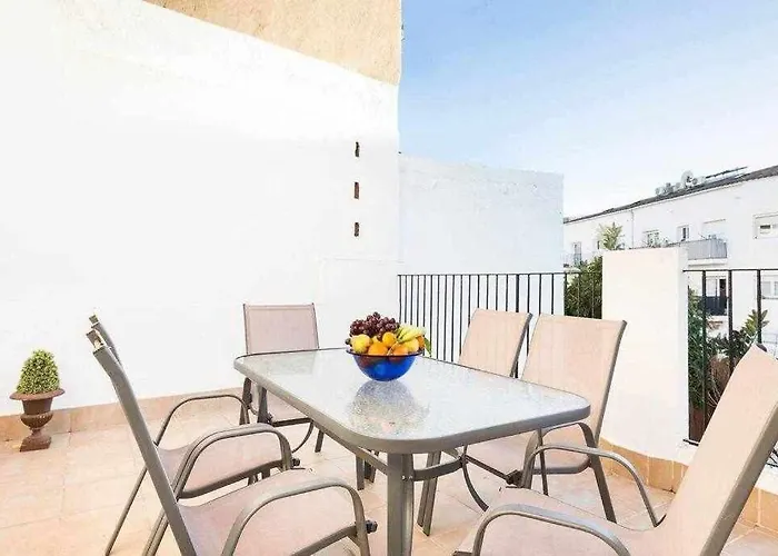 Malvasia - Paz En El Corazon De Sitges